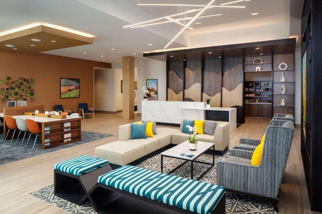 Hyatt House Vacaville — lobby & common area