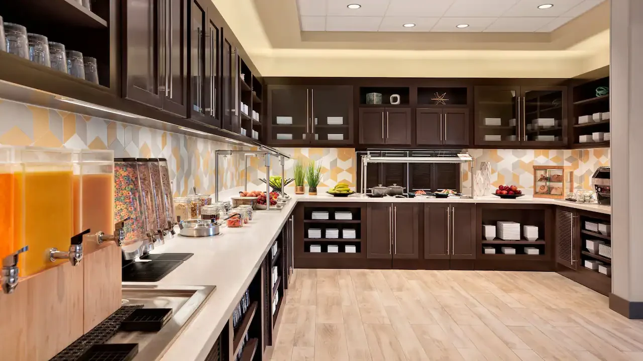 Hyatt Place Vacaville — breakfast buffet